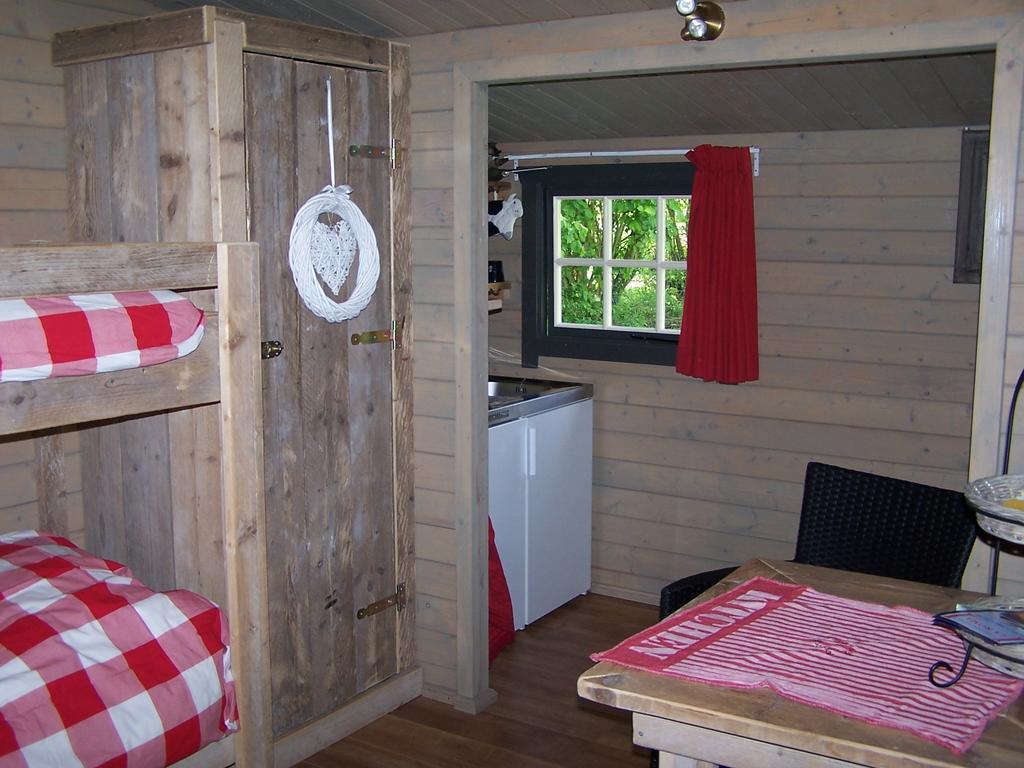 'T Ossenschot Bed & Breakfast Ter Apel Room photo